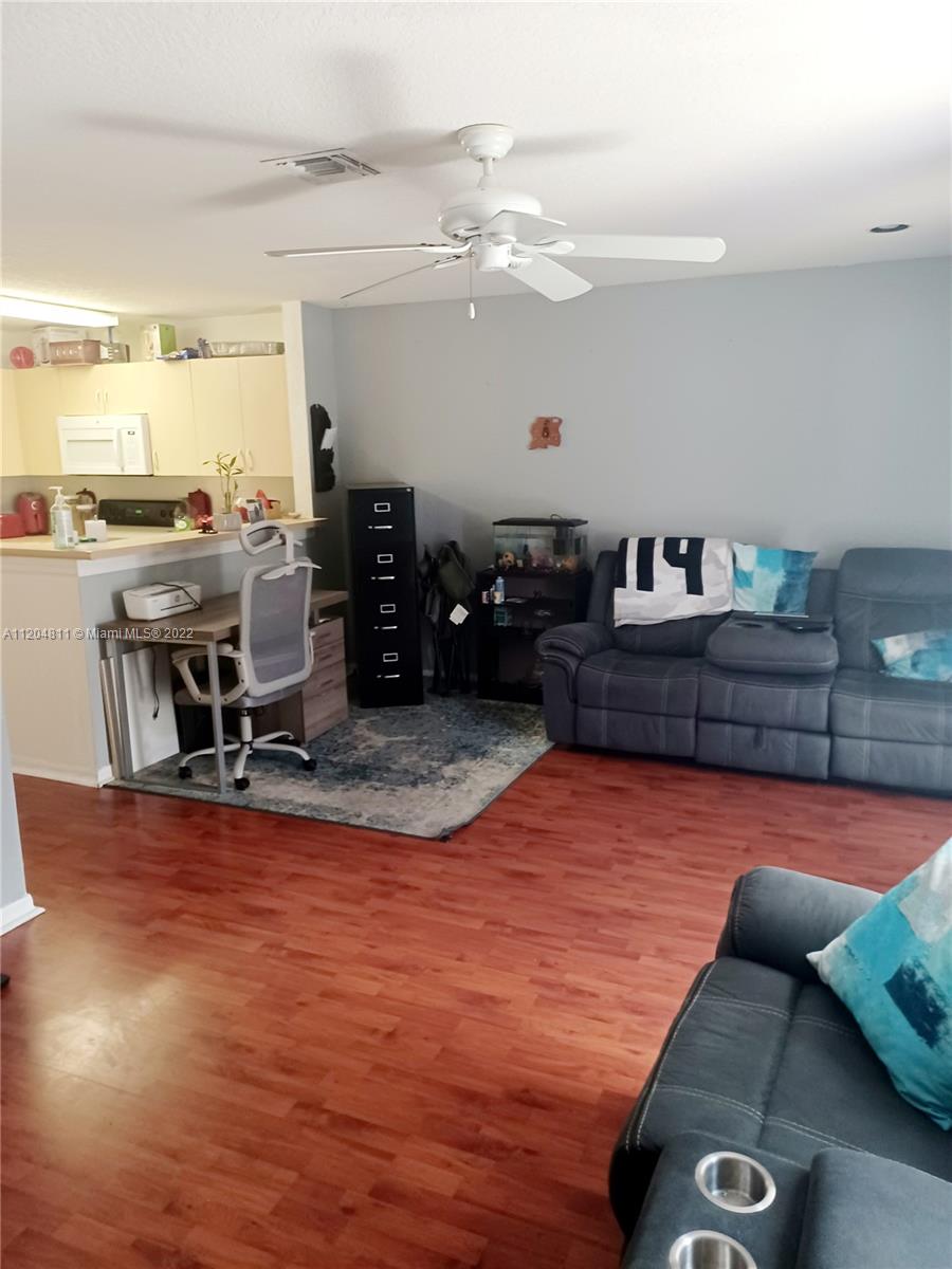 WASHINGTON COURT VILLAS - Residential Lease