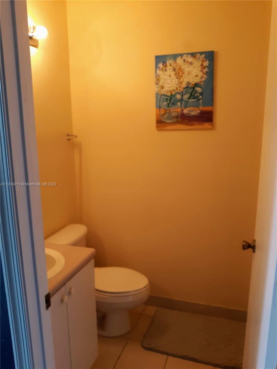 WASHINGTON COURT VILLAS - Residential Lease