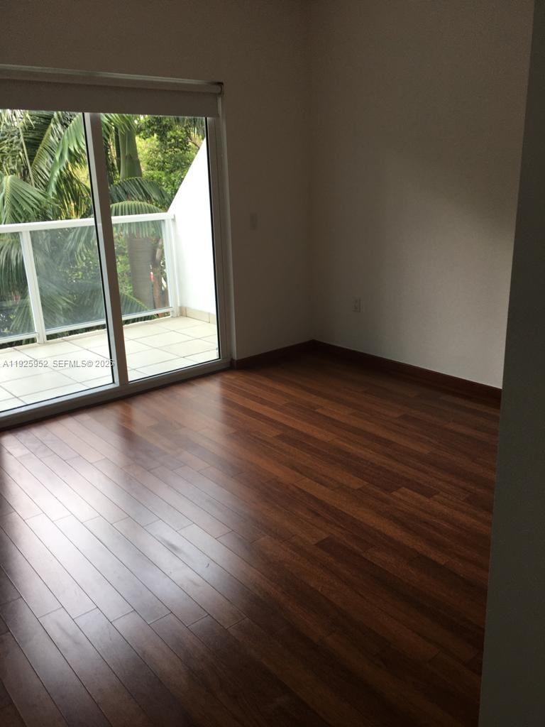LOFTS ON BRICKELL II COND - Residential