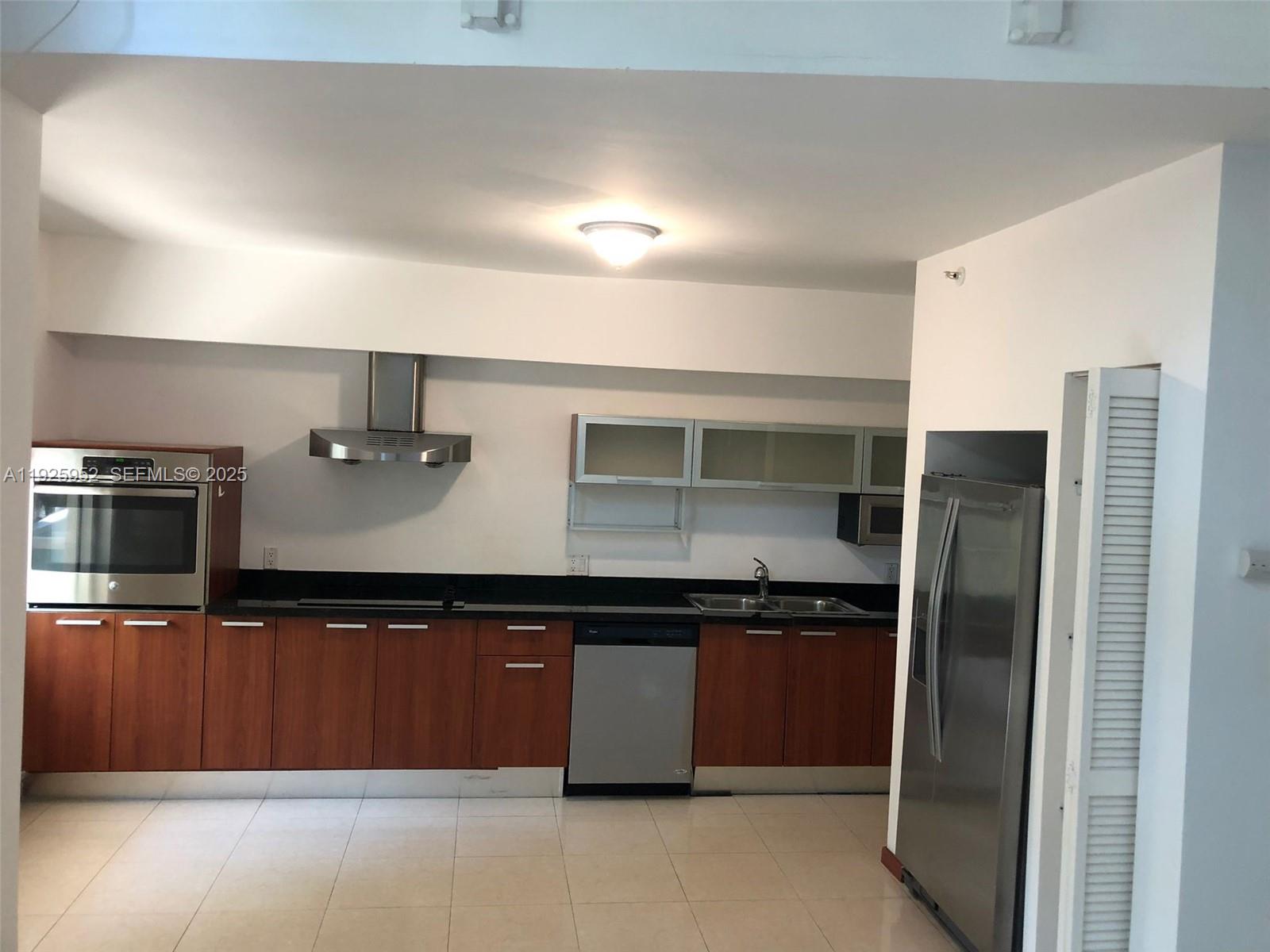 LOFTS ON BRICKELL II COND - Residential