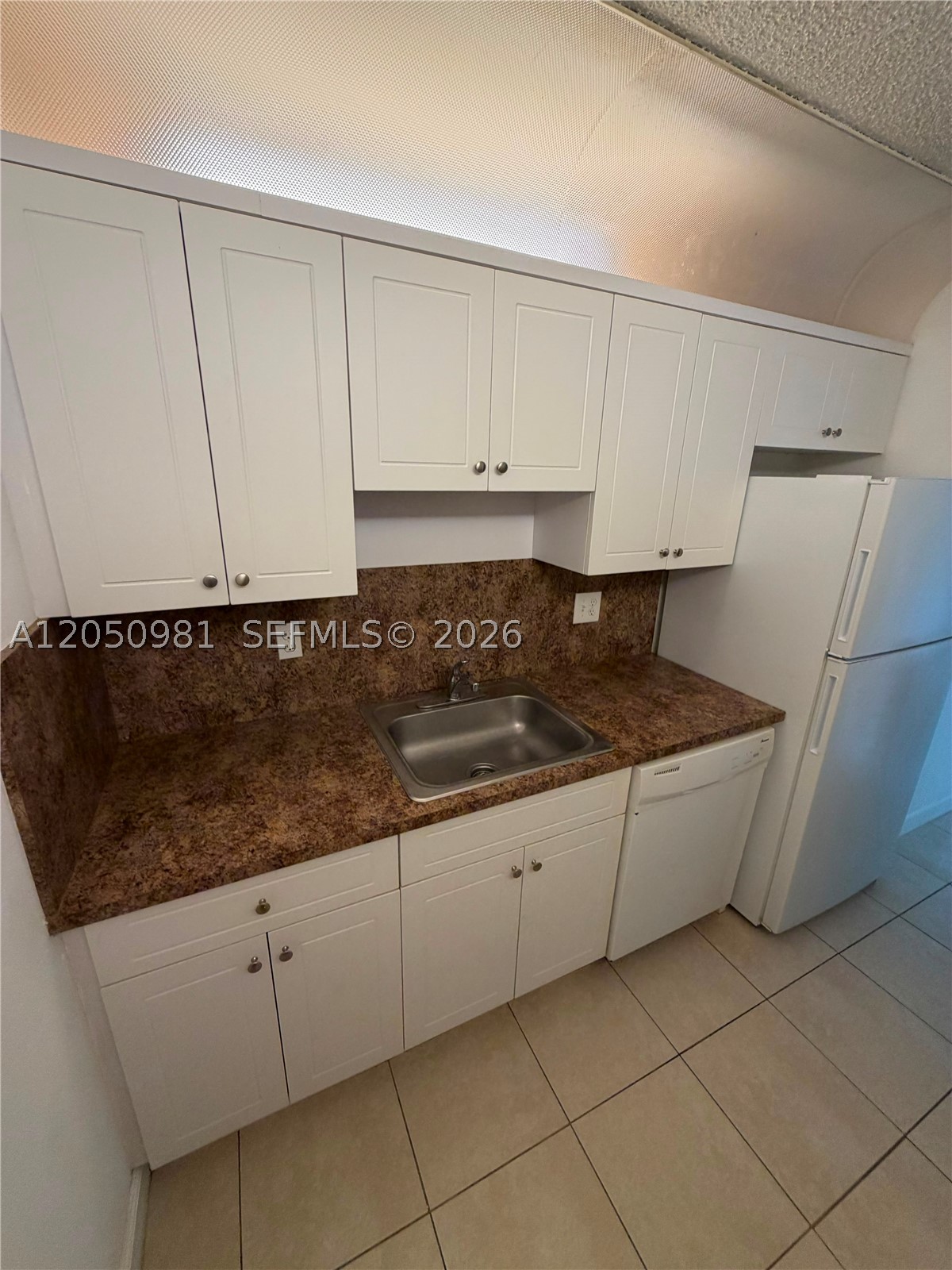 SAGA BAY GARDENS CONDO - Residential Lease