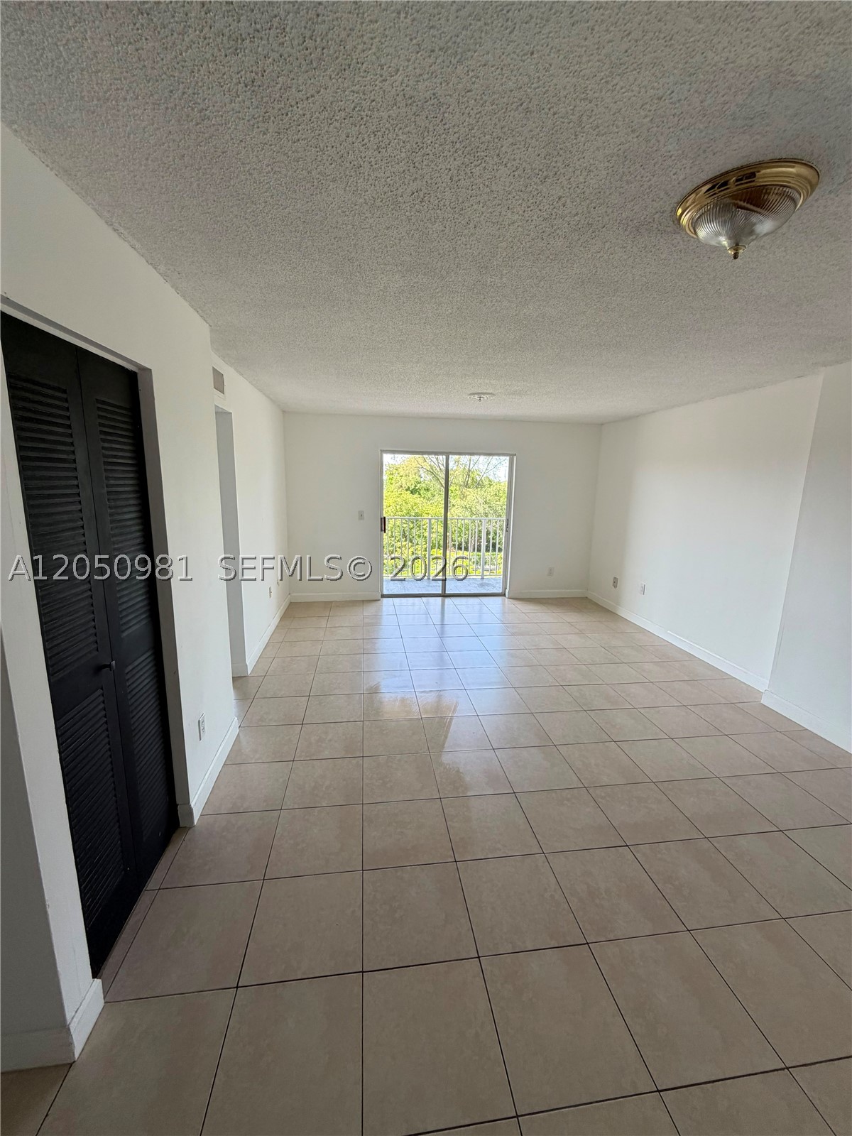 Beautiful 1-bedroom, 1-bathroom condo available for rent in the desirable Cutler Bay area. This well-maintained unit offers a comfortable layout with a bright living space, perfect for a tenant looking for convenience and a peaceful community. Enjoy access to the community pool and a great location near shopping, dining, parks, schools, and major highways. A wonderful opportunity to live in a well-connected Miami-Dade neighborhood. Schedule your showing today!