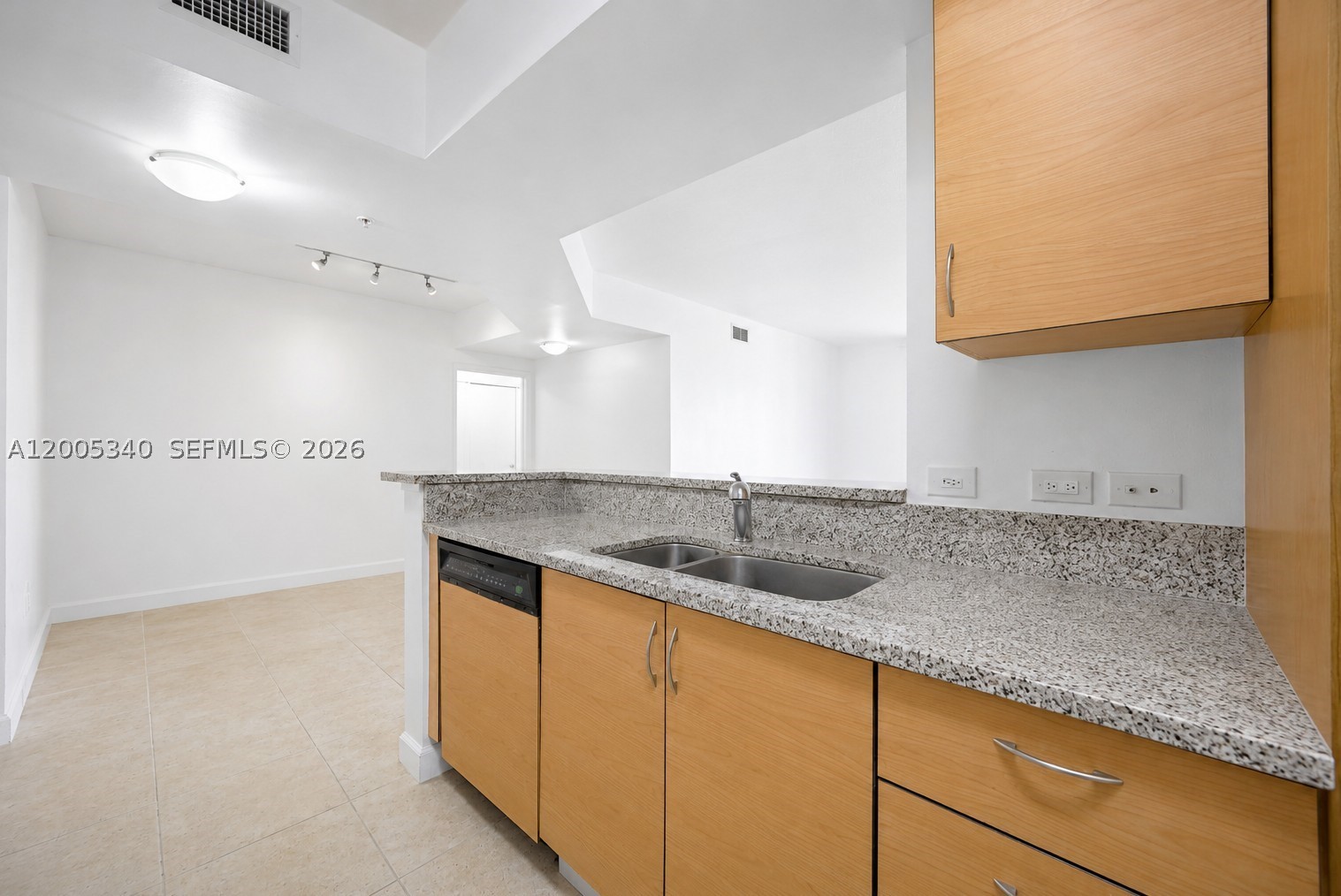 VENTURE AT AVENTURA EAST - Residential