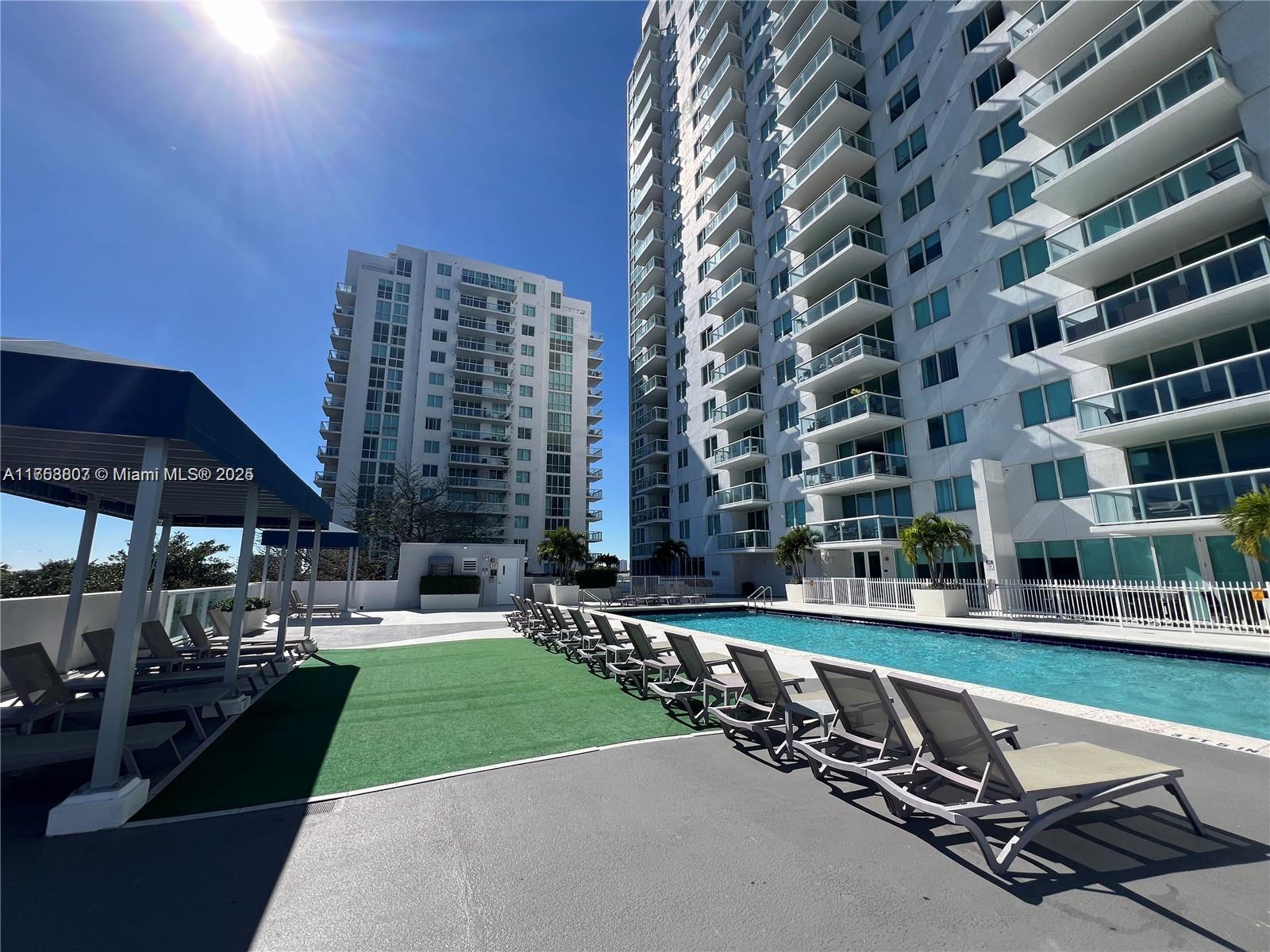 TERRAZAS RIVERPARK VILLAG - Residential