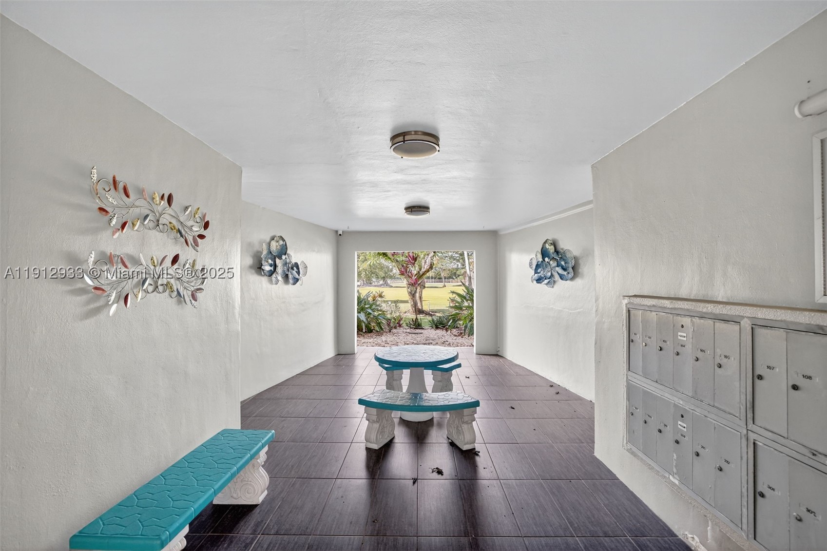 ORIOLE GOLF & TENNIS CLUB - Residential