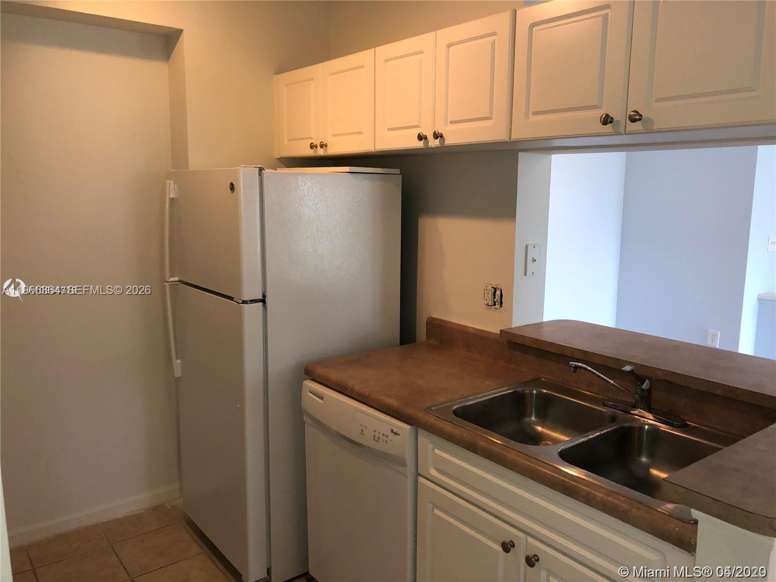 PORTO BELLAGIO CONDO - Residential