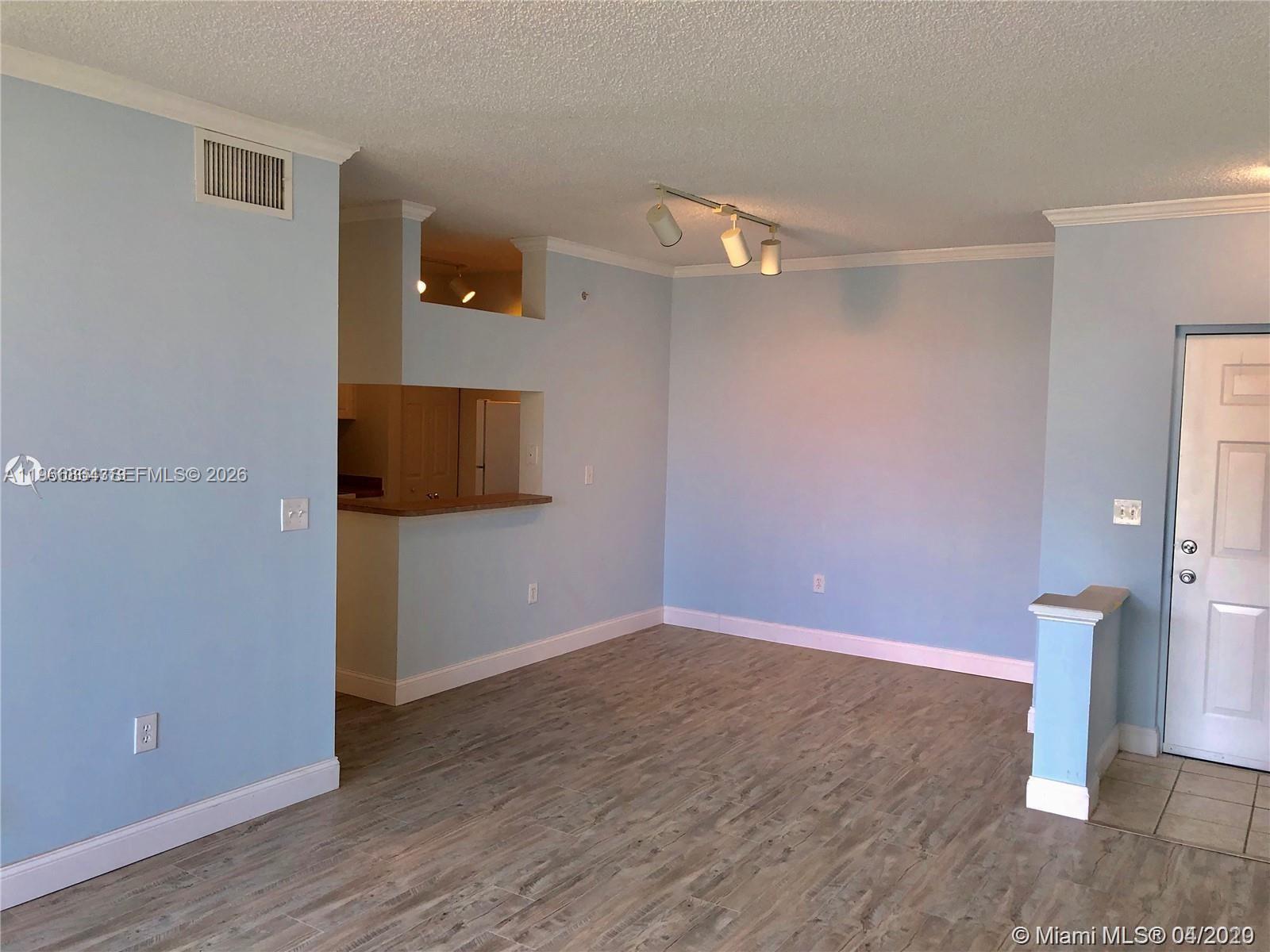 PORTO BELLAGIO CONDO - Residential