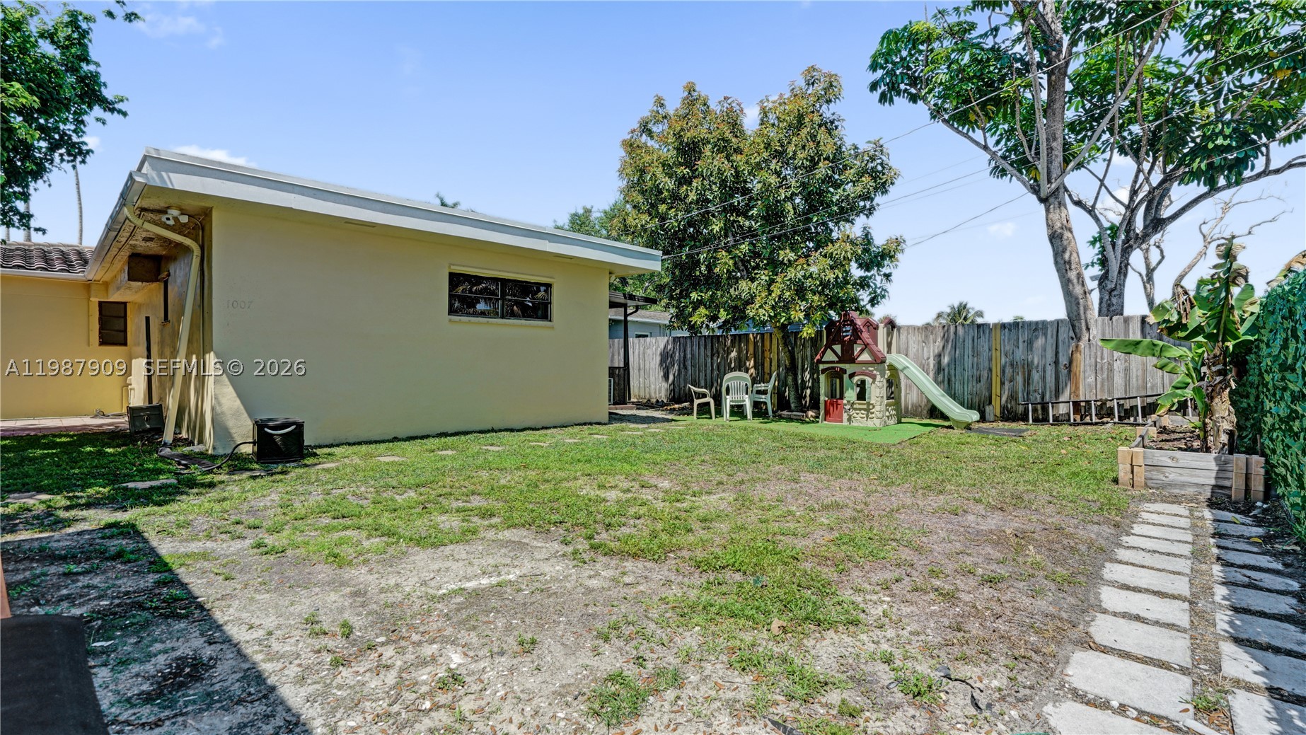 BREEZY MANOR AMENDED - Residential