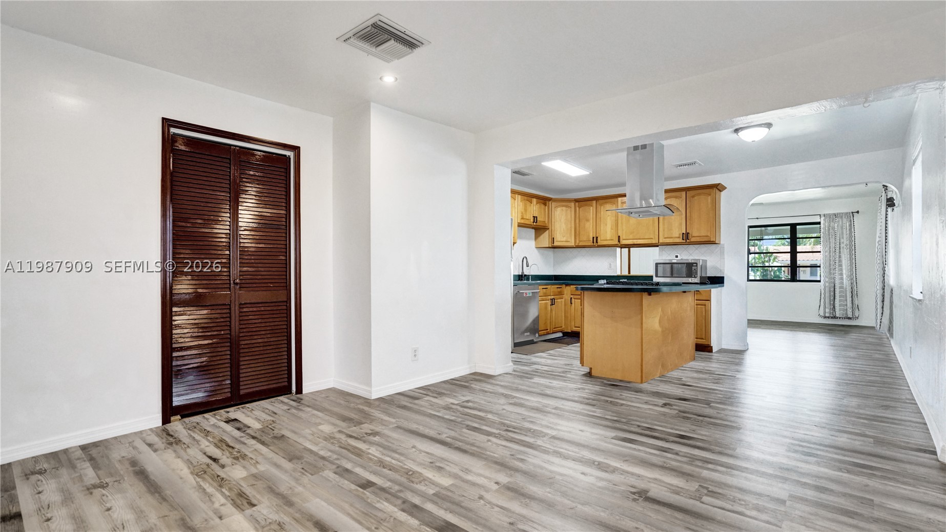 BREEZY MANOR AMENDED - Residential