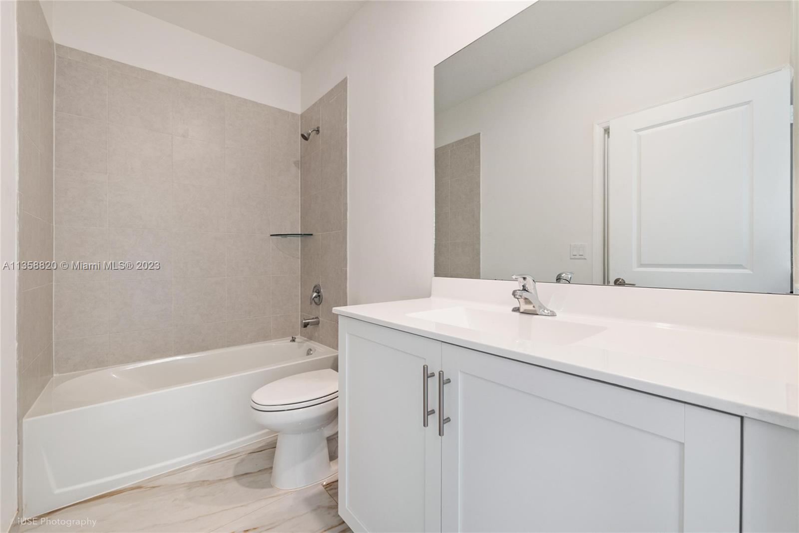 PINE ISLE - Residential Lease