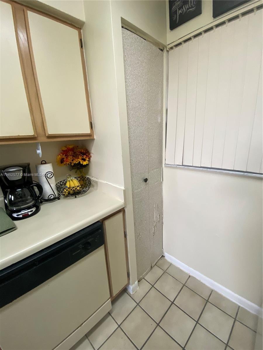 LAKEVIEW CLUB CONDO - Residential