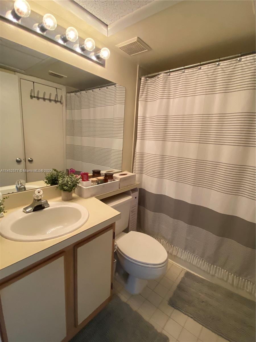 LAKEVIEW CLUB CONDO - Residential