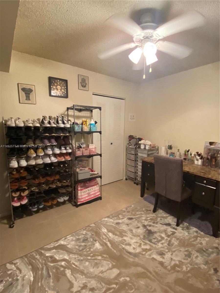 LAKEVIEW CLUB CONDO - Residential
