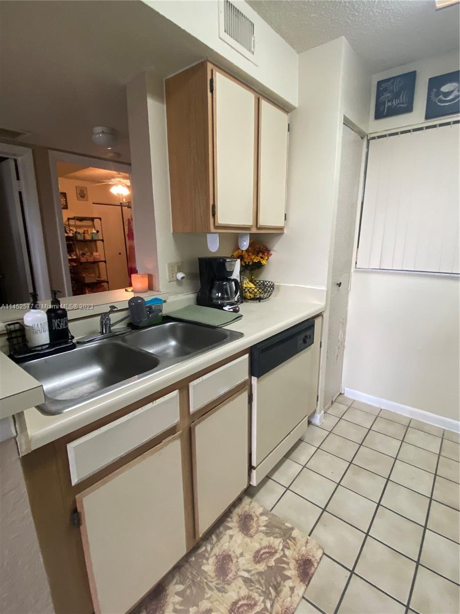 LAKEVIEW CLUB CONDO - Residential
