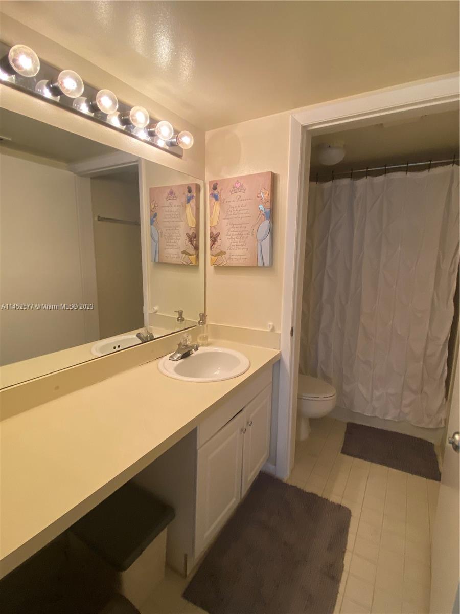 LAKEVIEW CLUB CONDO - Residential
