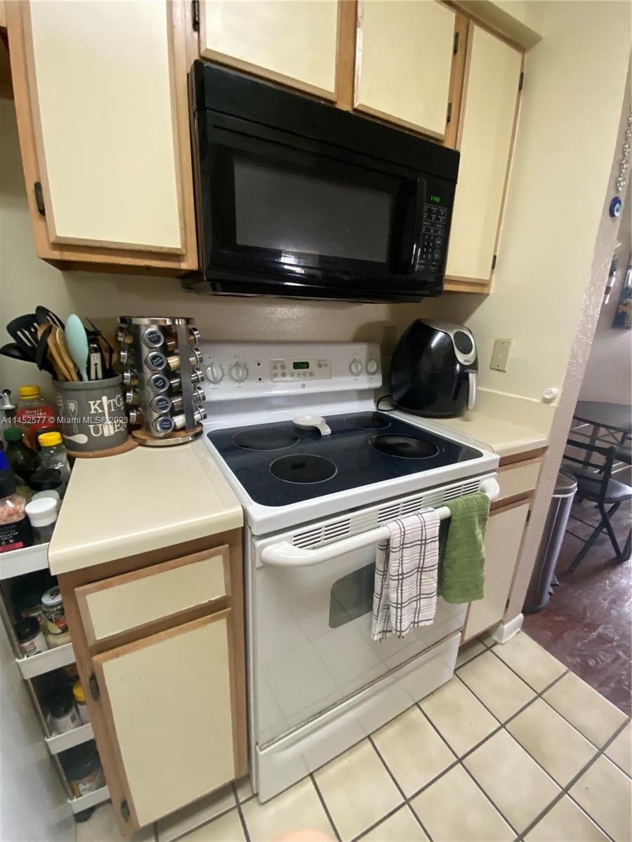 LAKEVIEW CLUB CONDO - Residential