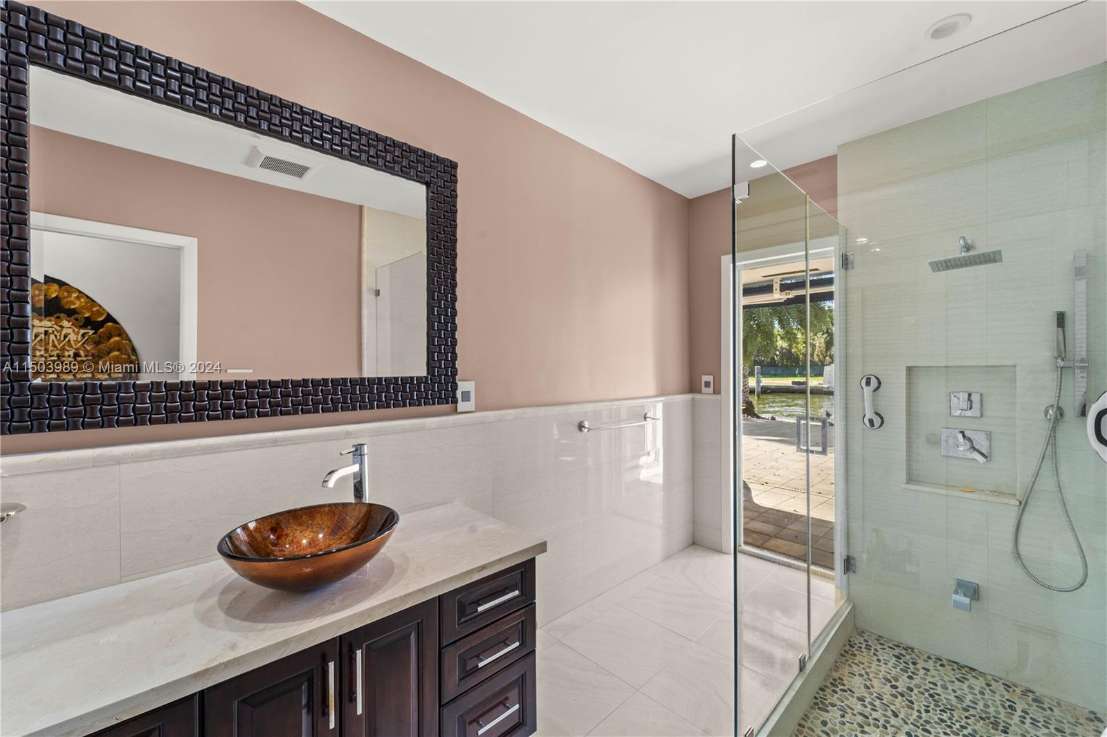 BELLE MEADE ISLAND - Residential