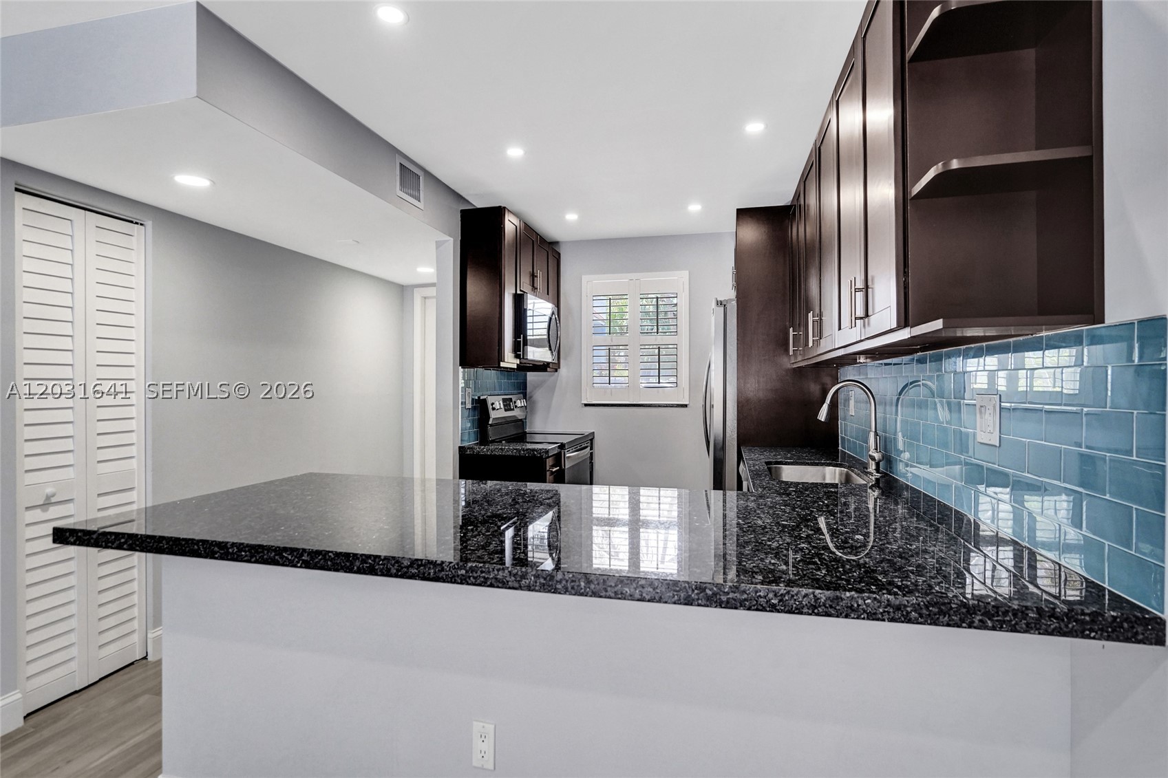 SUNWOOD CONDO - Residential