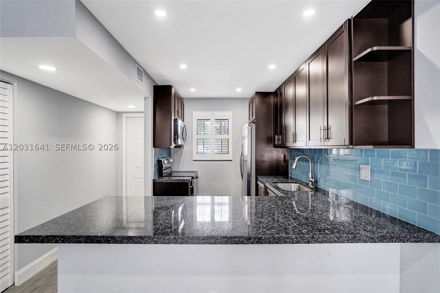 SUNWOOD CONDO - Residential