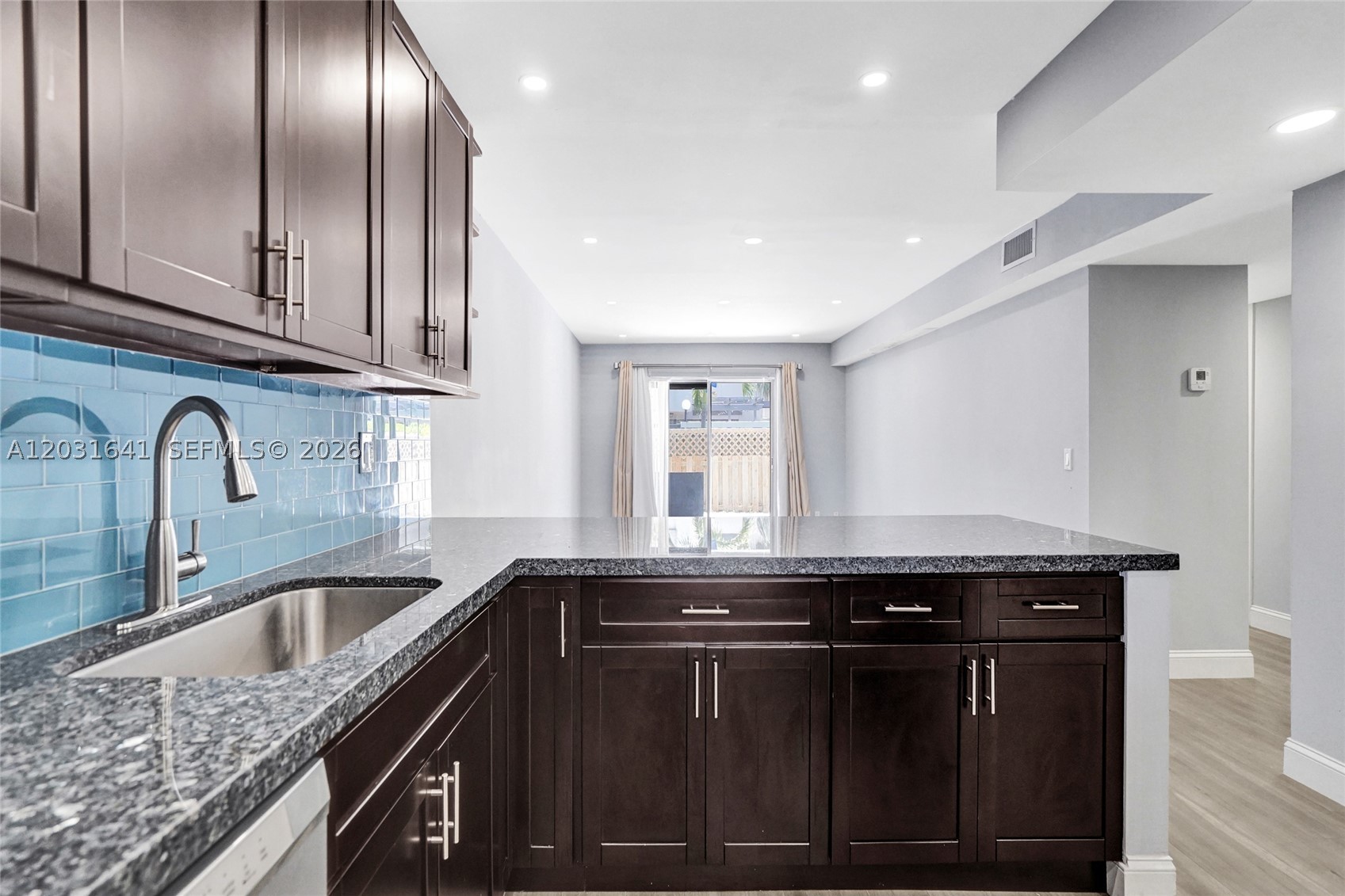 SUNWOOD CONDO - Residential