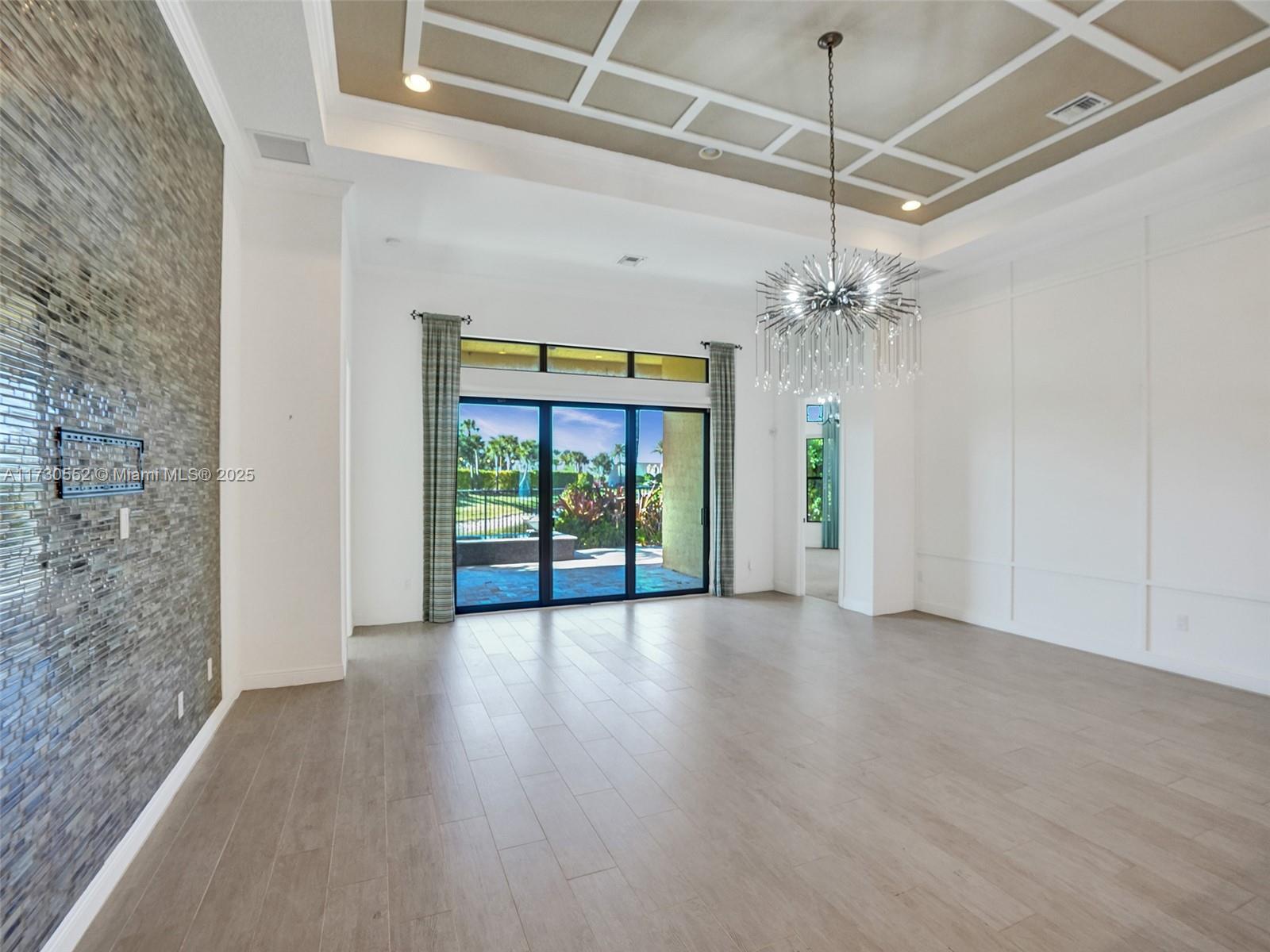 PARKLAND ROYALE - Residential