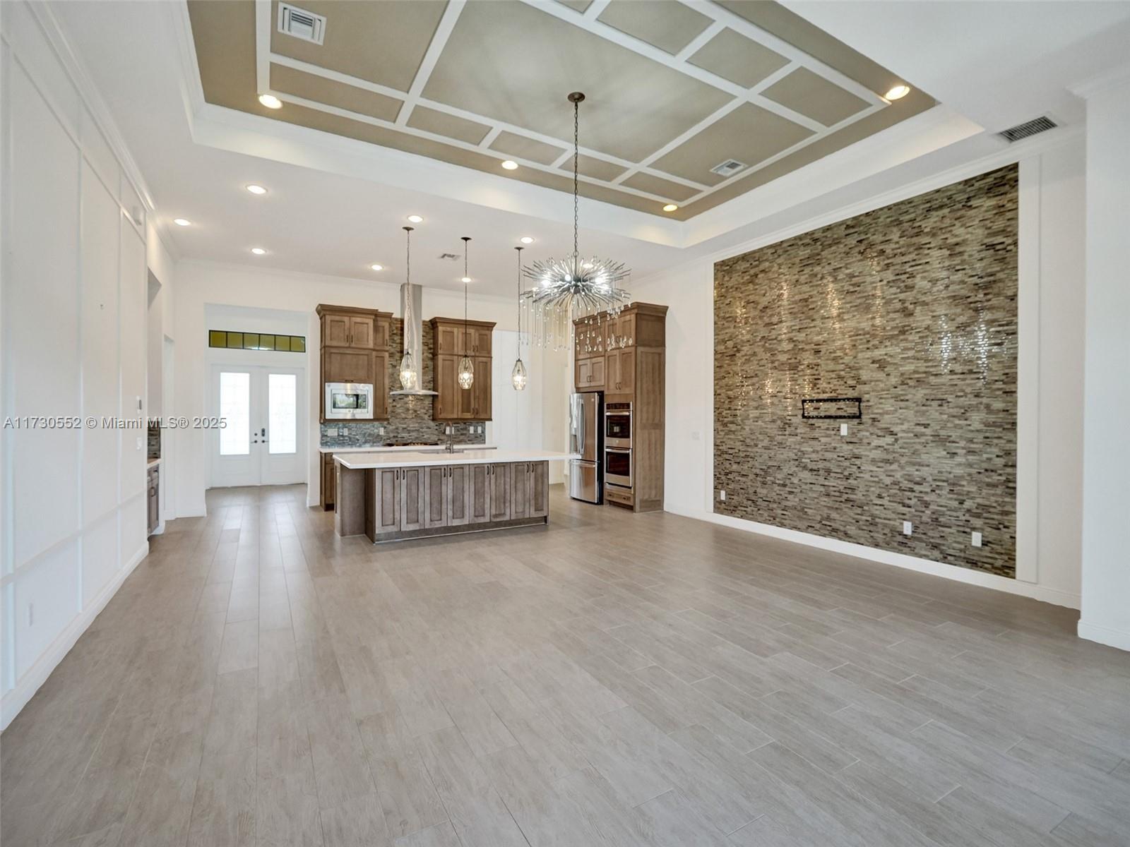 PARKLAND ROYALE - Residential