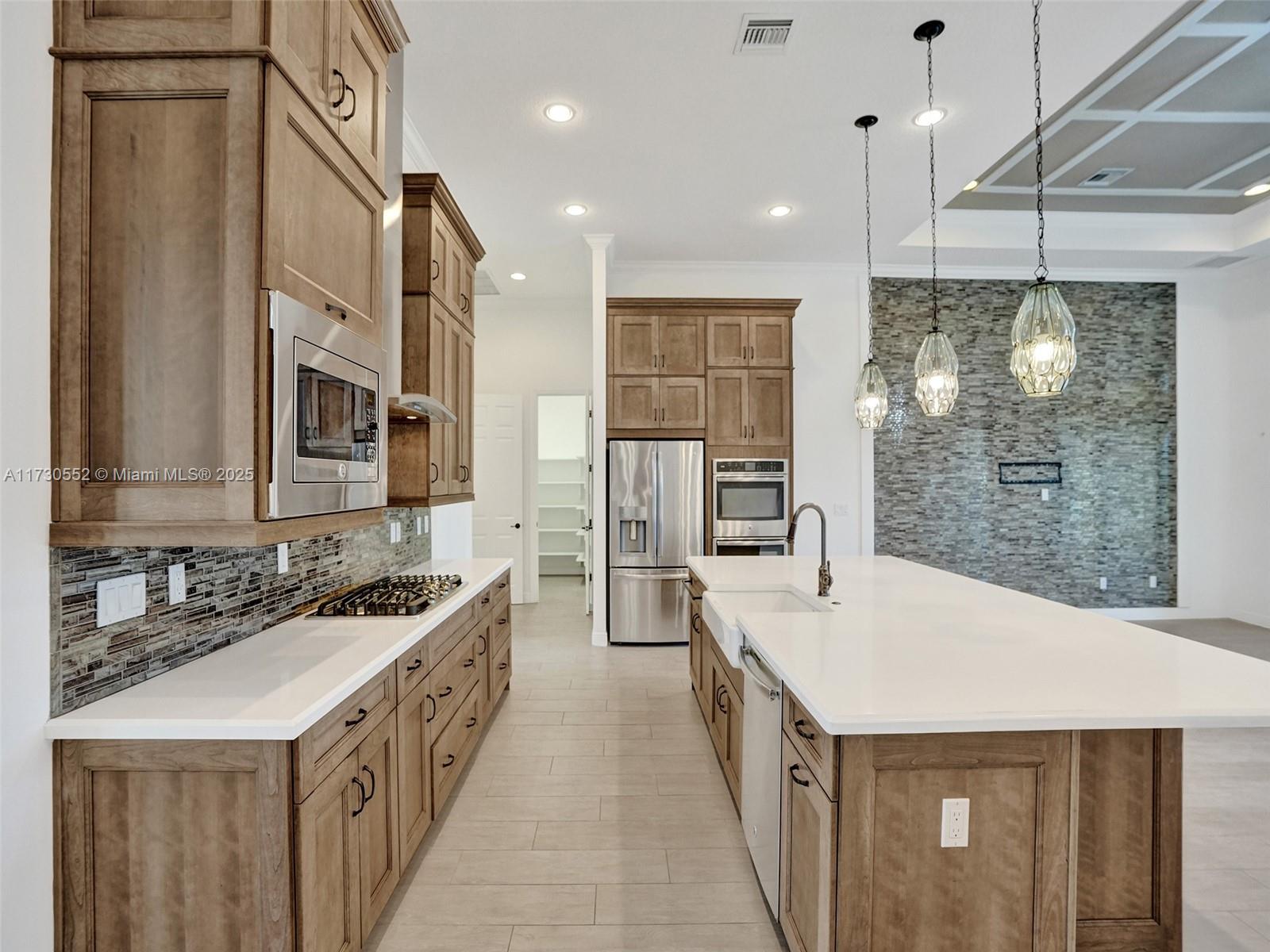 PARKLAND ROYALE - Residential