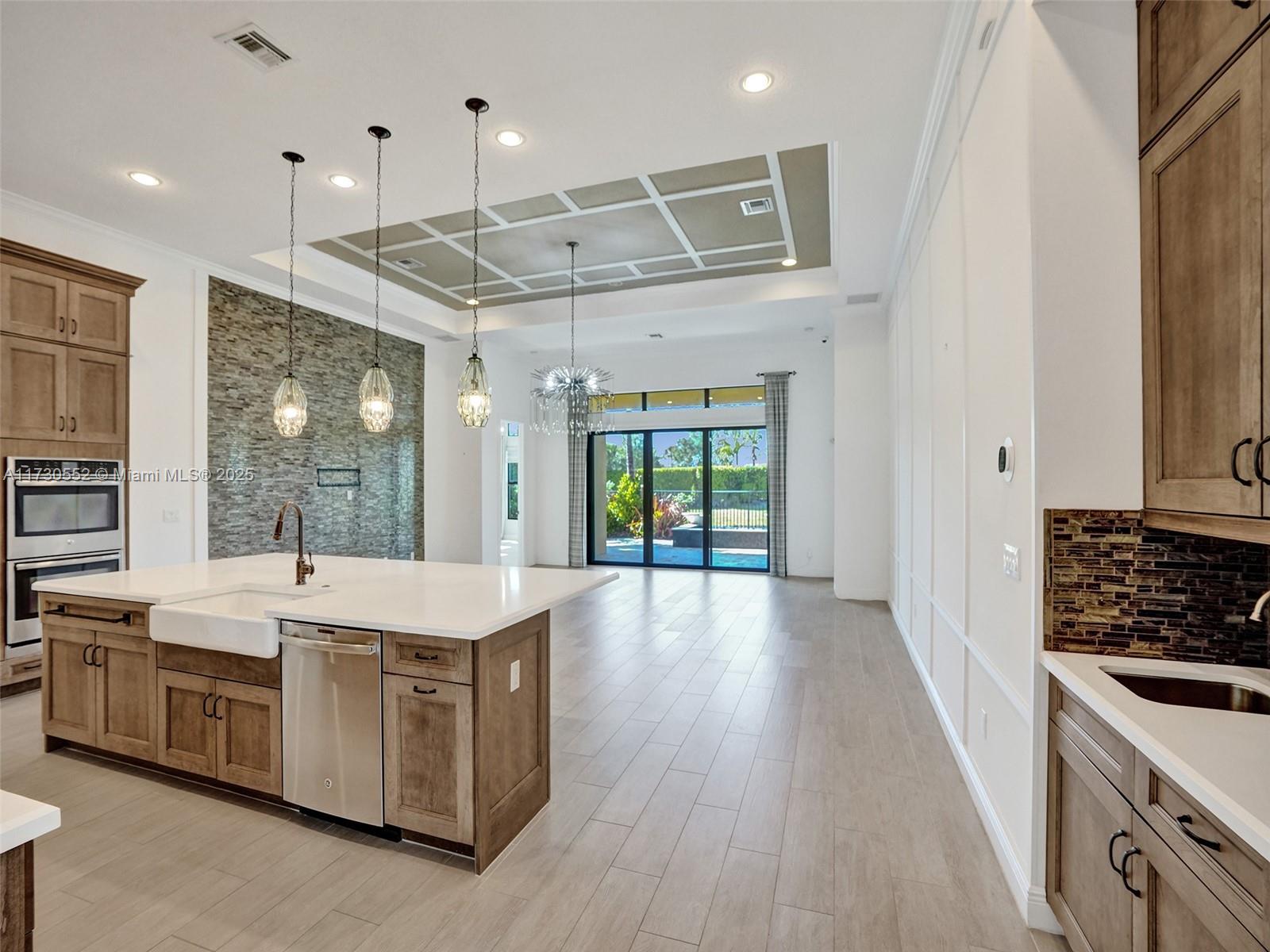 PARKLAND ROYALE - Residential
