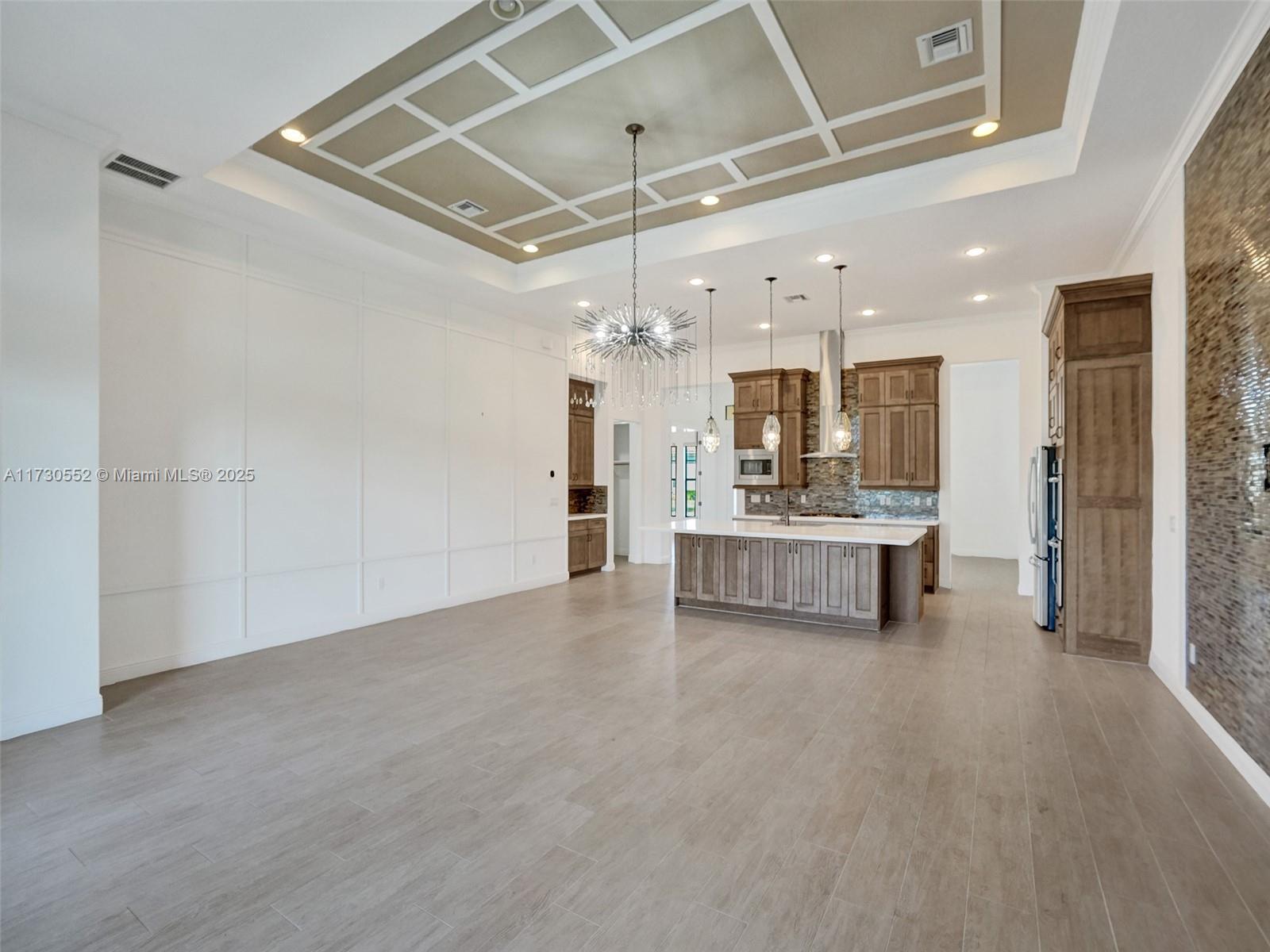 PARKLAND ROYALE - Residential