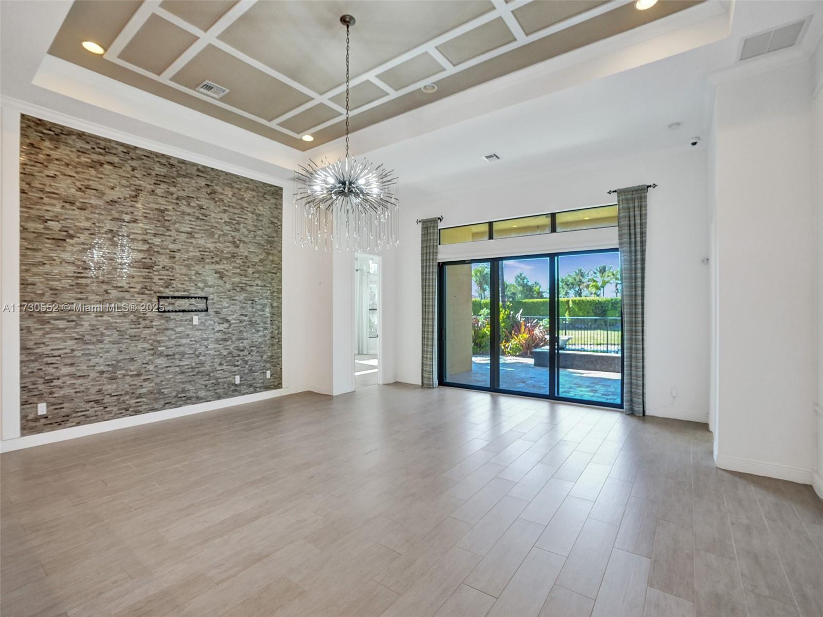 PARKLAND ROYALE - Residential