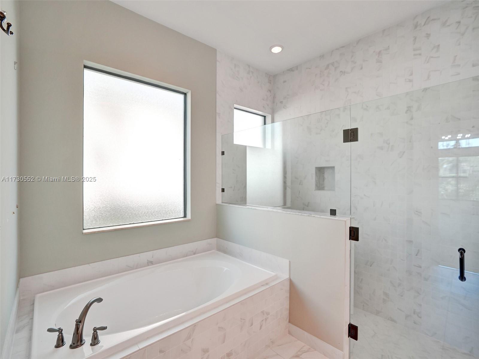 PARKLAND ROYALE - Residential