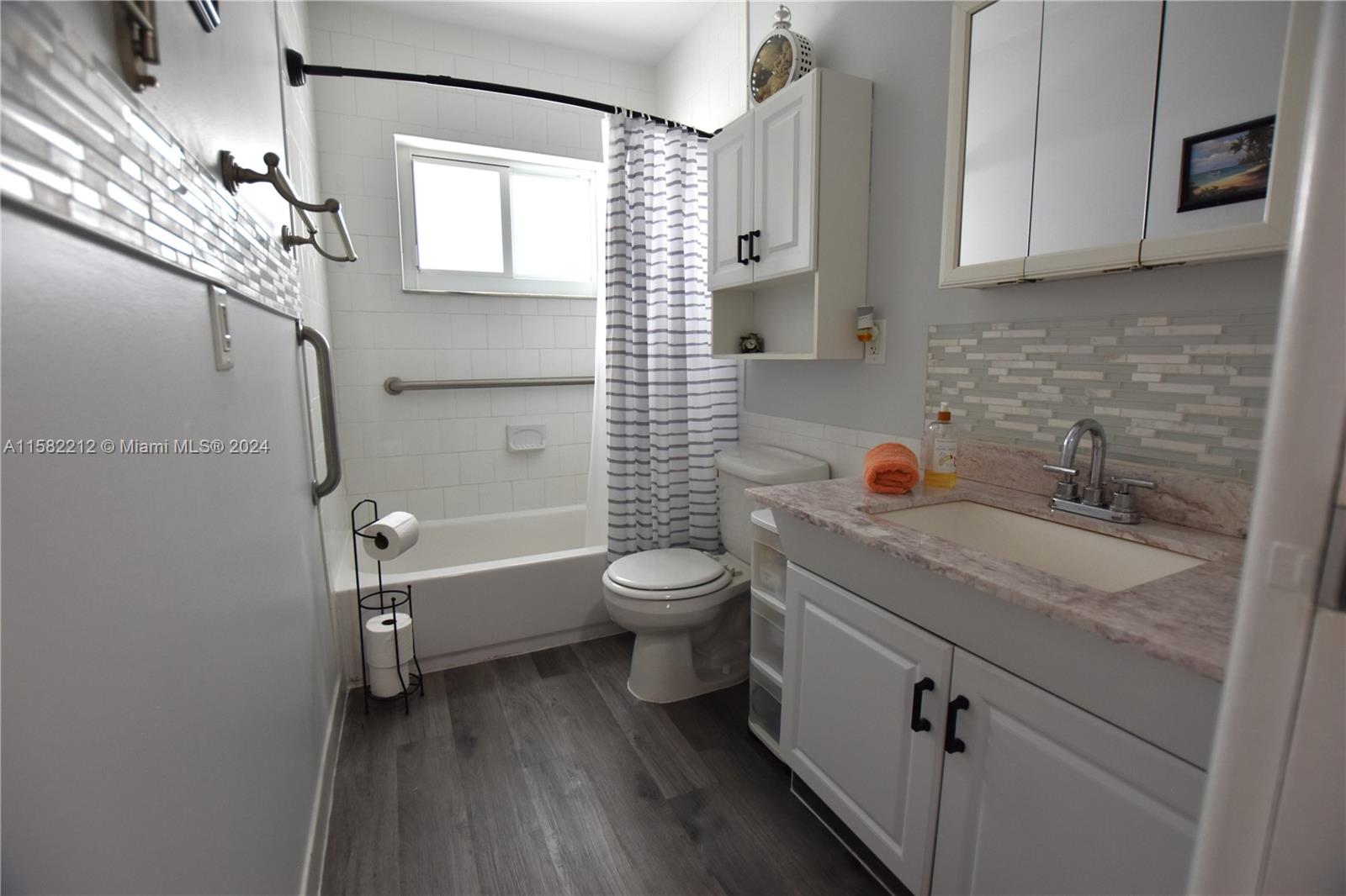 CRESTHAVEN VILLAS CONDO 3 - Residential