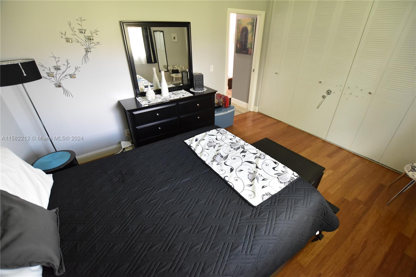 CRESTHAVEN VILLAS CONDO 3 - Residential