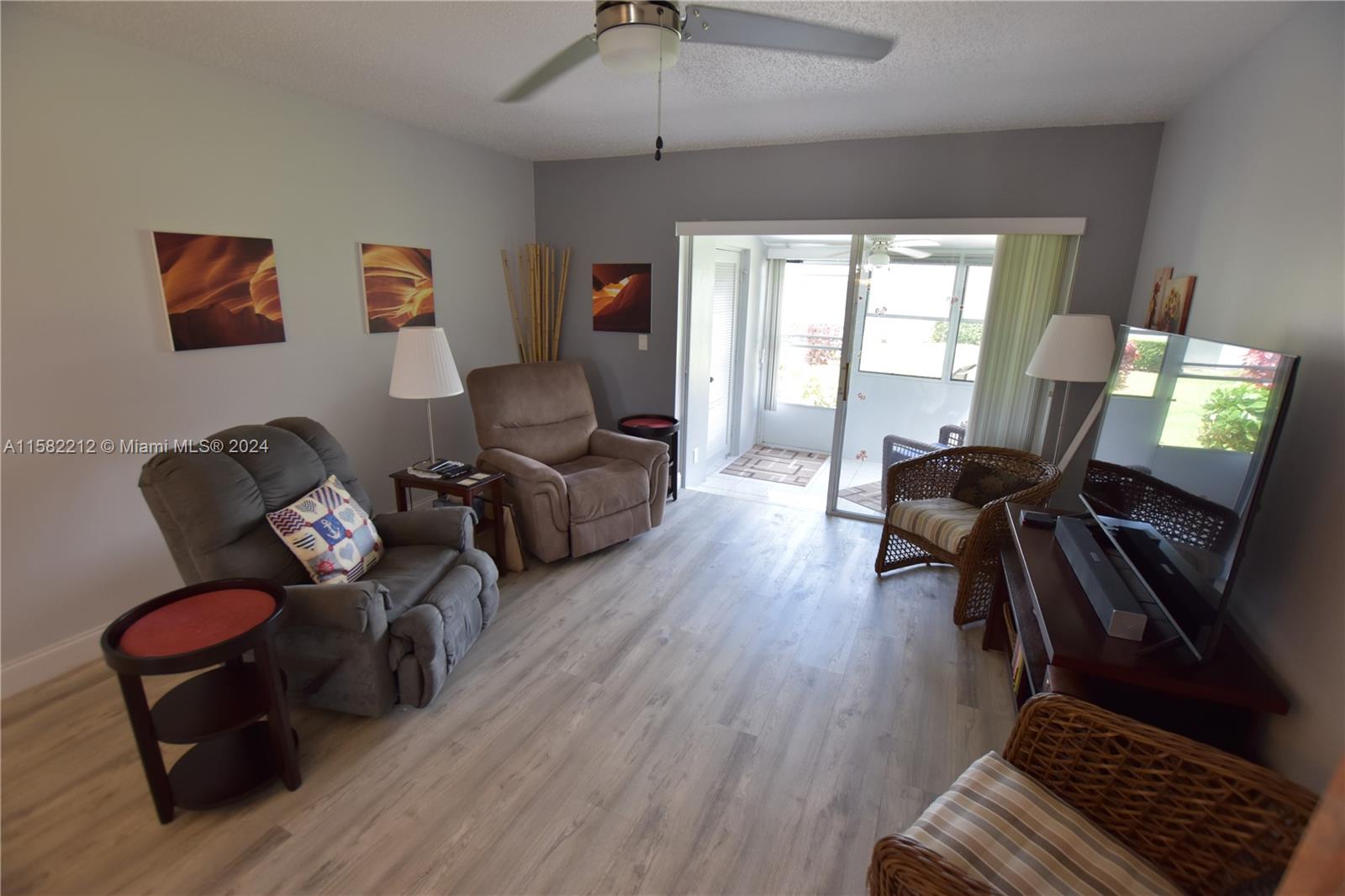 CRESTHAVEN VILLAS CONDO 3 - Residential