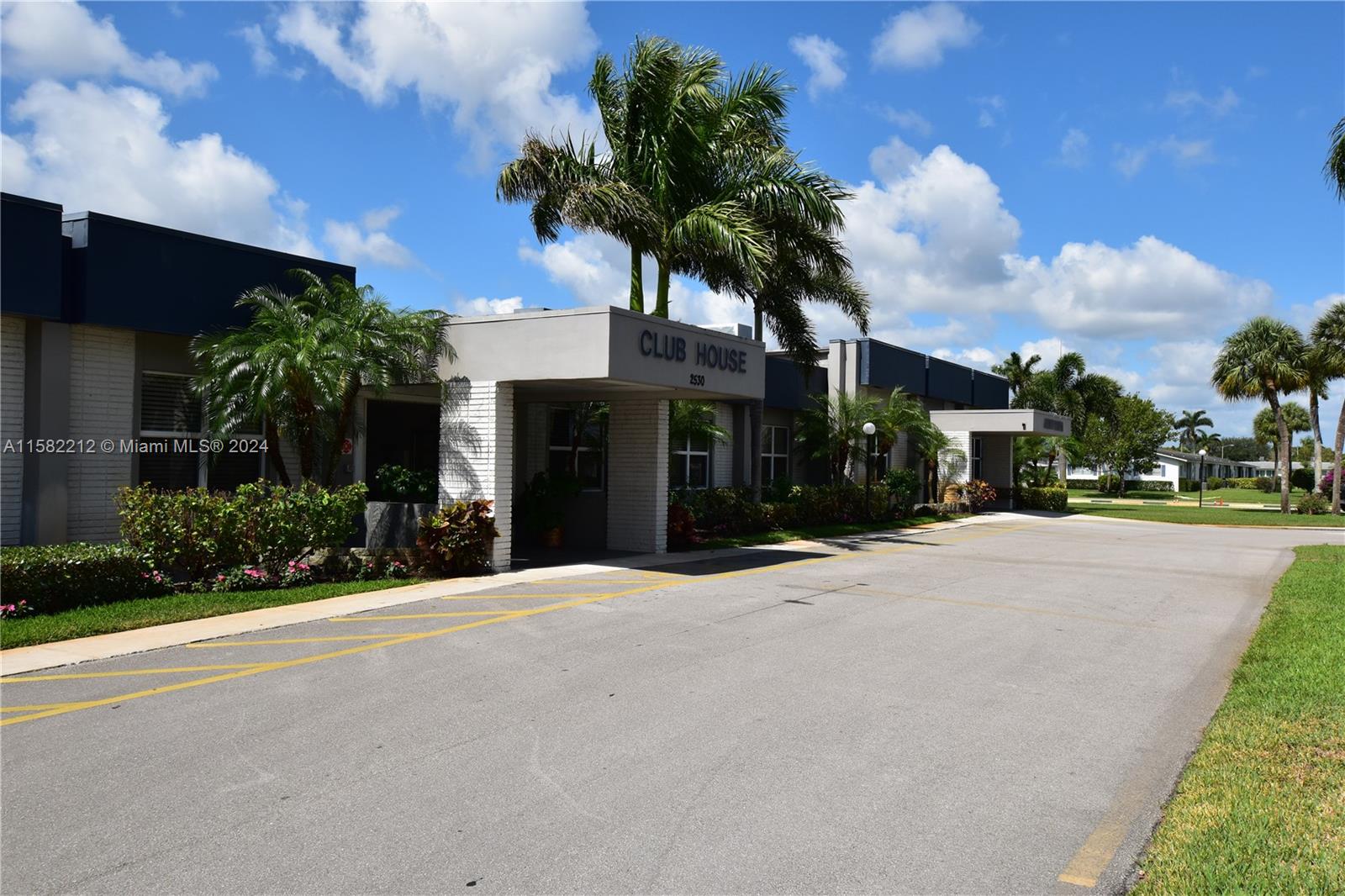 CRESTHAVEN VILLAS CONDO 3 - Residential