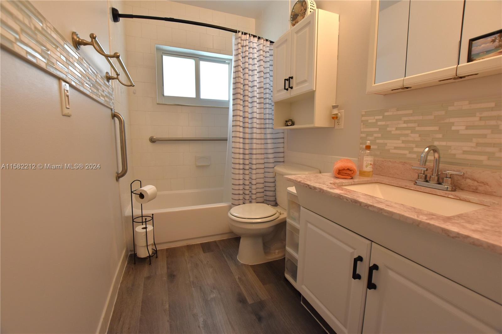 CRESTHAVEN VILLAS CONDO 3 - Residential