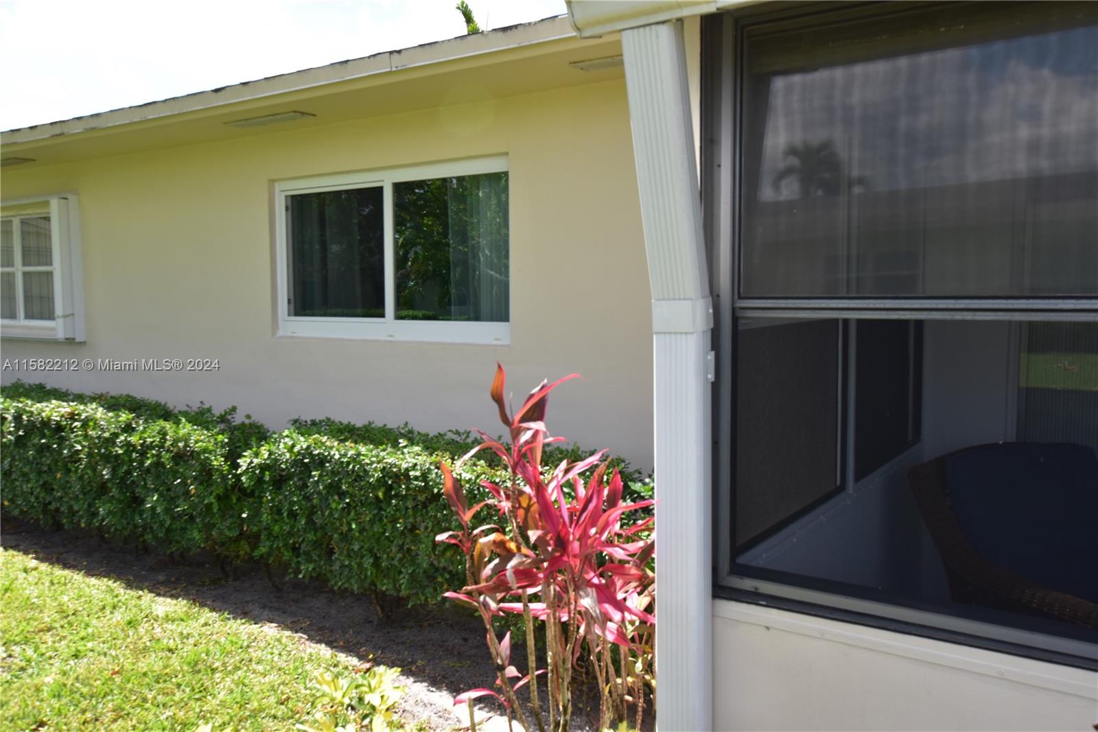 CRESTHAVEN VILLAS CONDO 3 - Residential