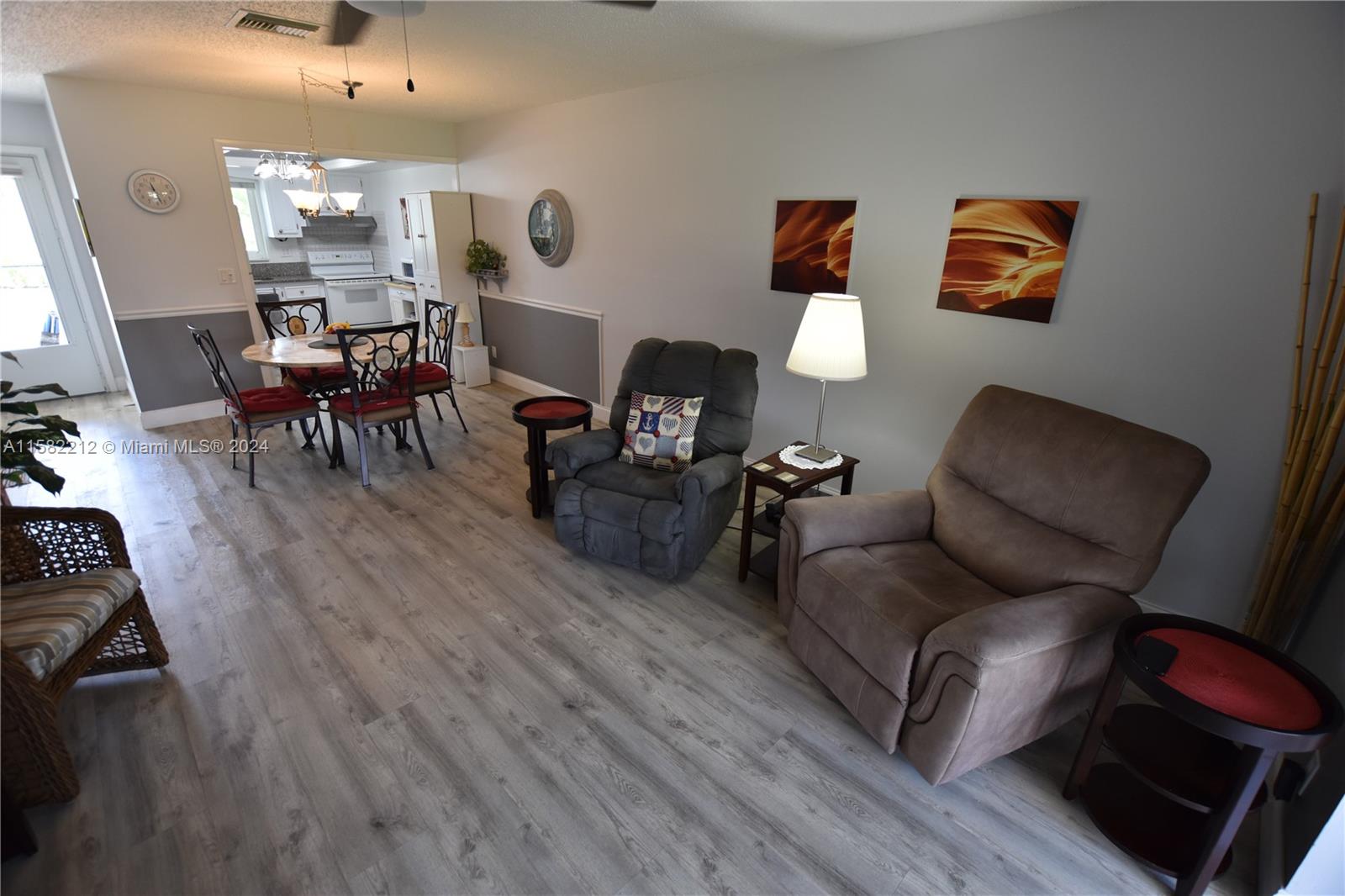 CRESTHAVEN VILLAS CONDO 3 - Residential