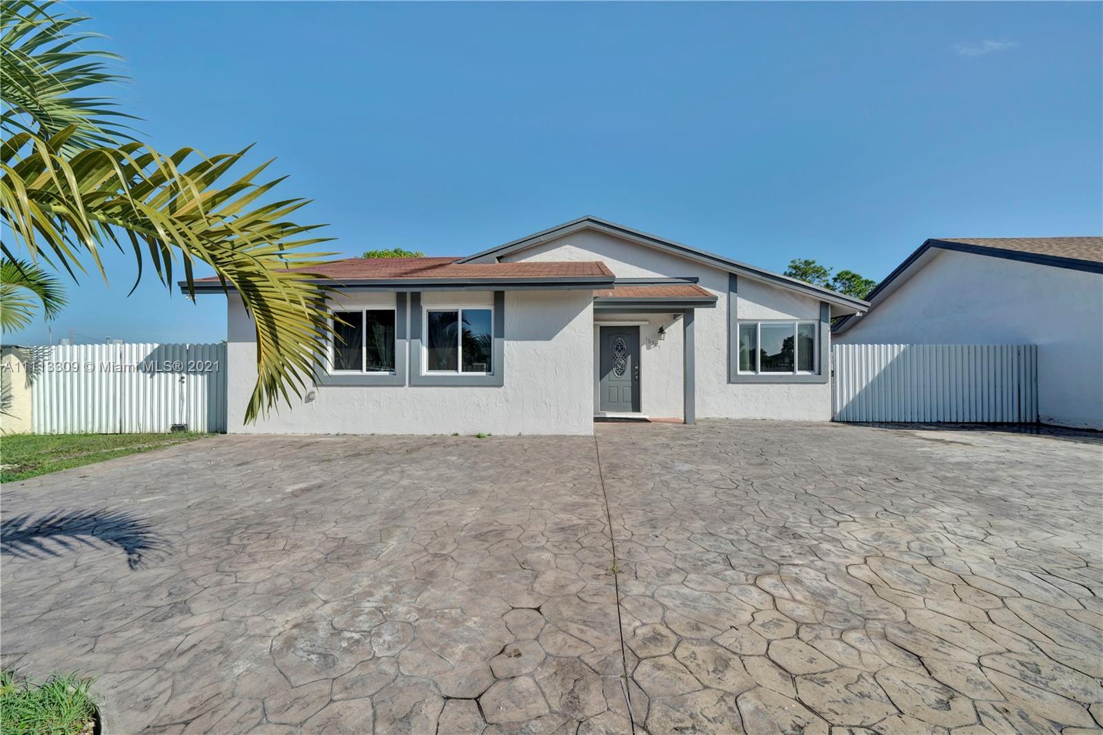 PINE NEEDLES HOMES - Residential