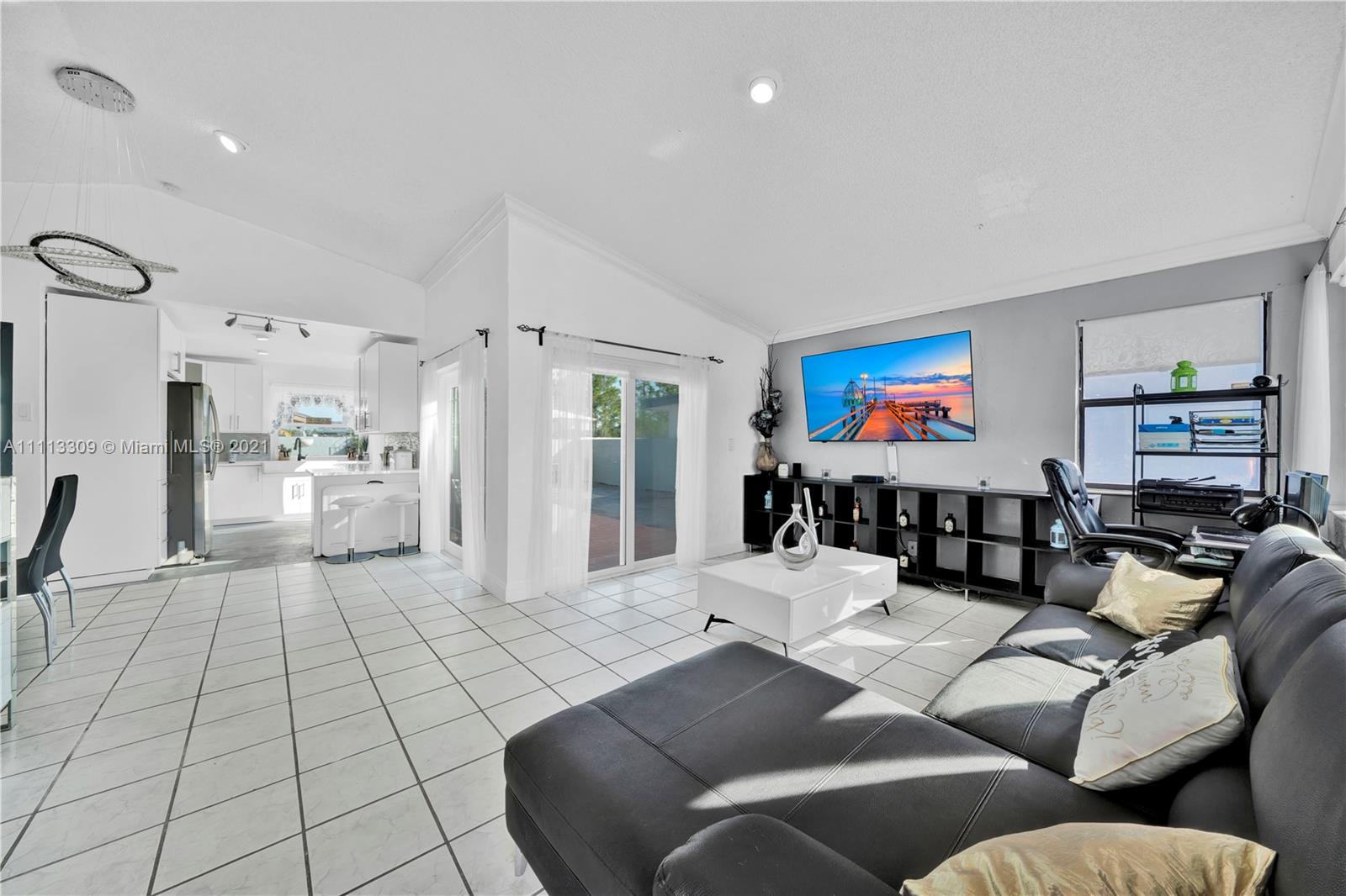 PINE NEEDLES HOMES - Residential
