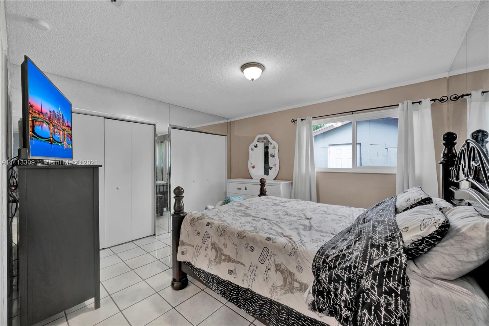 PINE NEEDLES HOMES - Residential