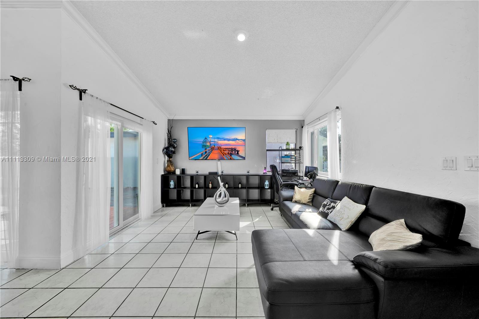 PINE NEEDLES HOMES - Residential
