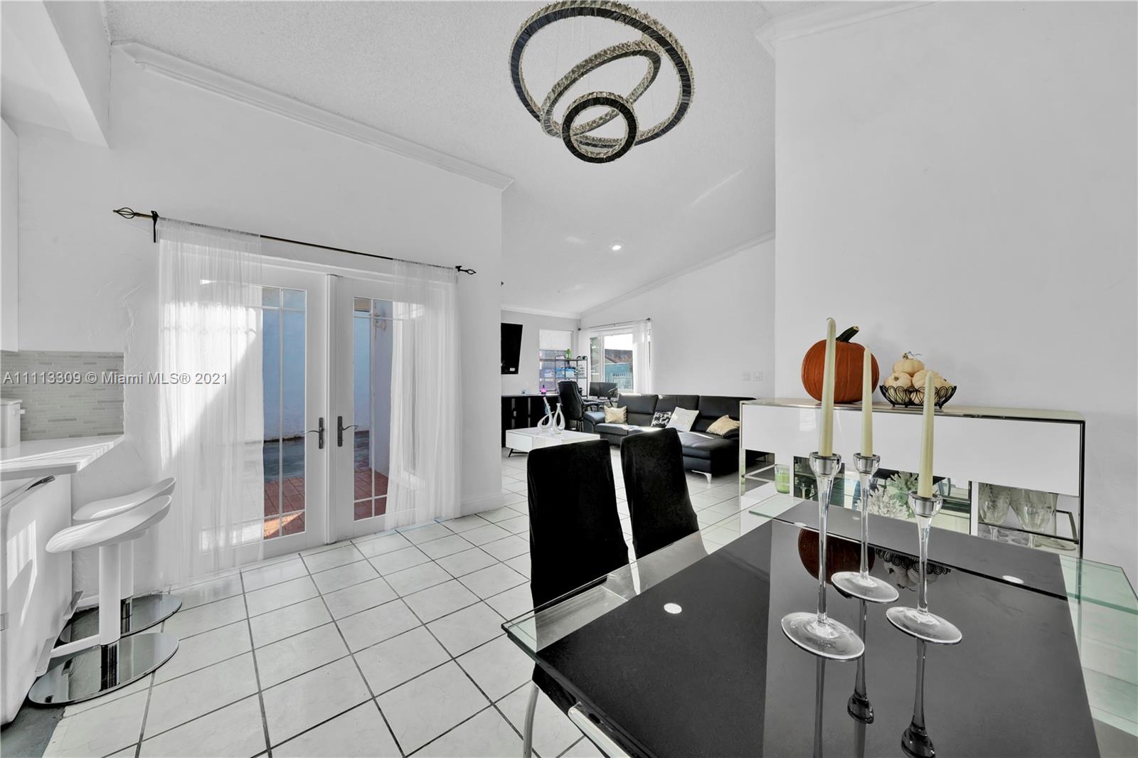 PINE NEEDLES HOMES - Residential