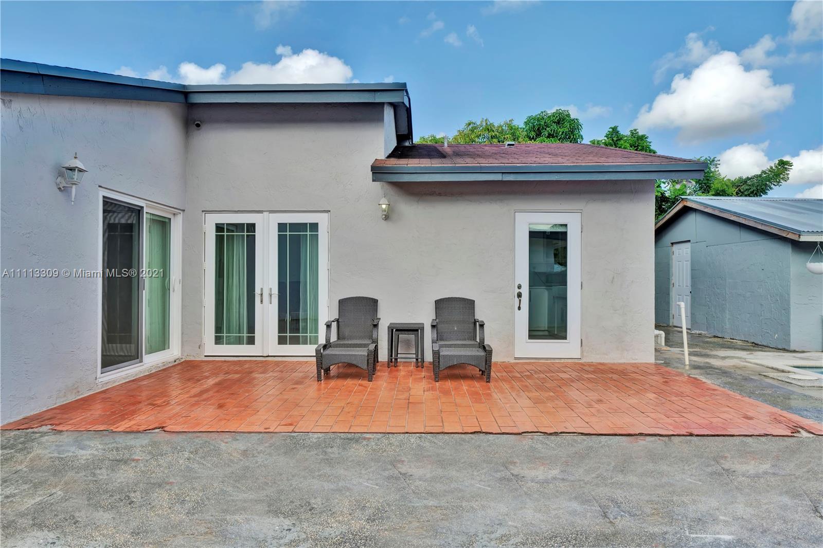 PINE NEEDLES HOMES - Residential