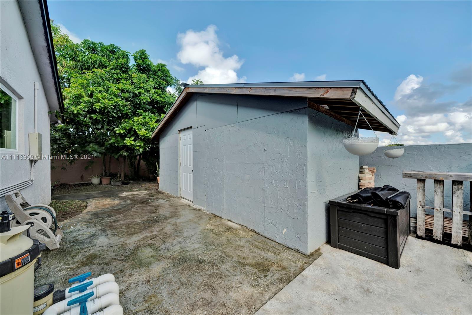 PINE NEEDLES HOMES - Residential