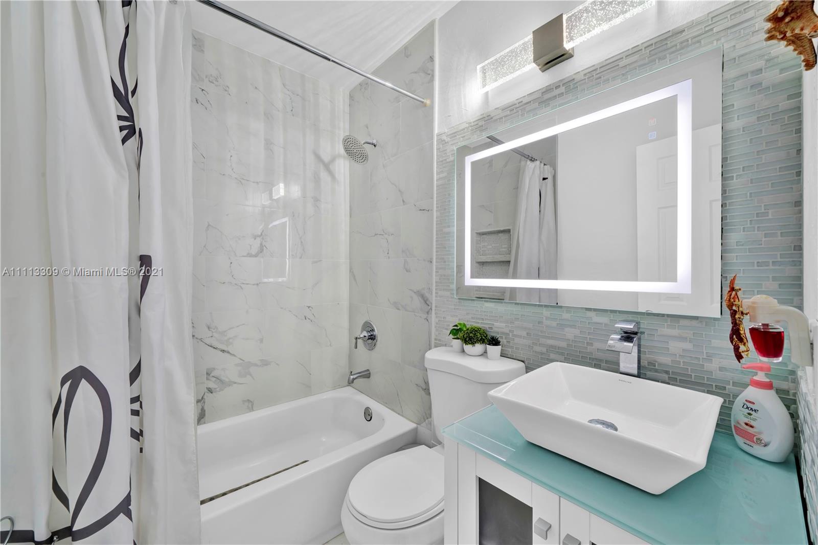 PINE NEEDLES HOMES - Residential