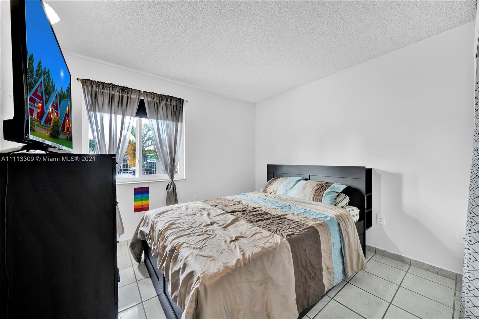 PINE NEEDLES HOMES - Residential