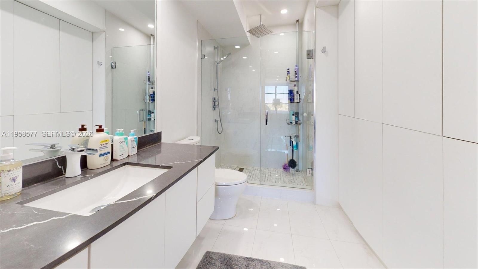 OLYMPUS CONDO PHASE B - Residential Lease