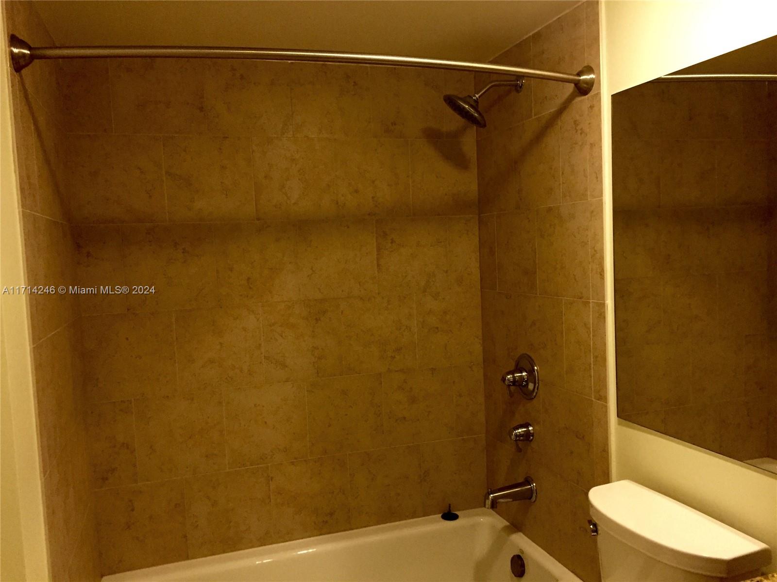 HOLLYWOOD PARC CONDOMINIU - Residential Lease