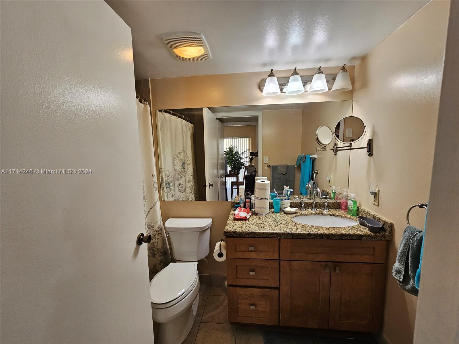 HOLLYWOOD PARC CONDOMINIU - Residential Lease